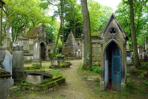 Père Lachaise Cemetery – Atlas Obscura